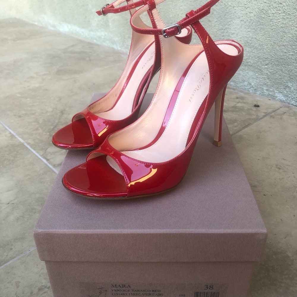 Gianvito Rossi red heels size 38 us8
